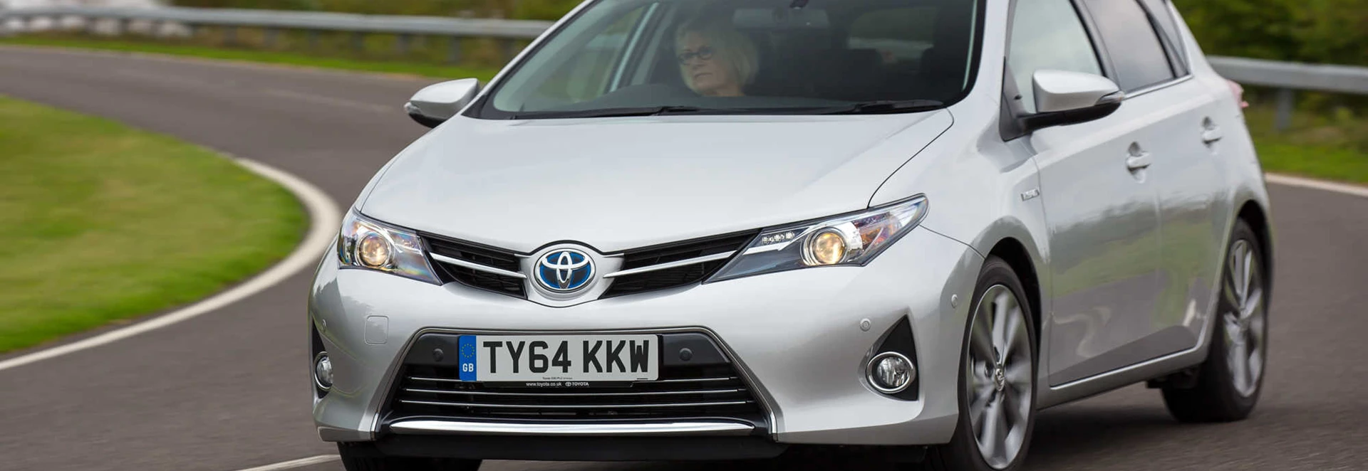 Toyota Auris hatchback review 